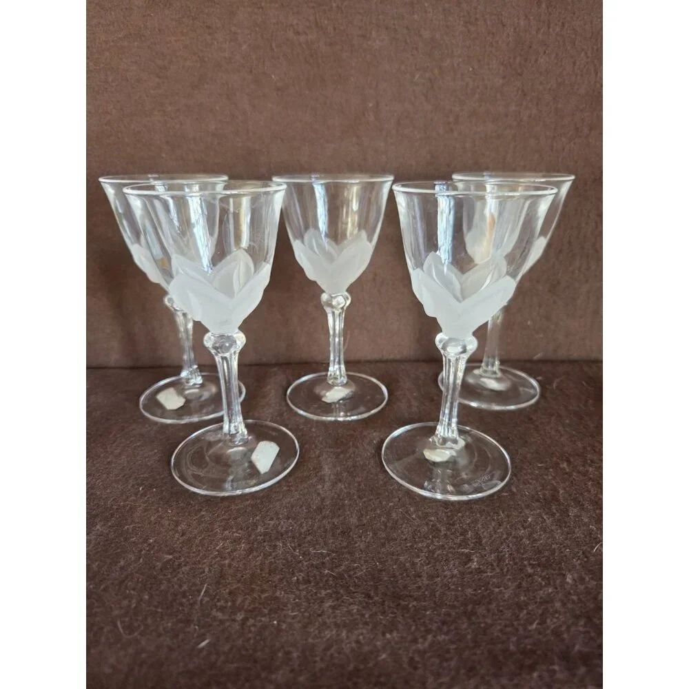 New J.G. Durand “Florence” Crystal Cordial Glasses Frosted Petal Design Set Of 5